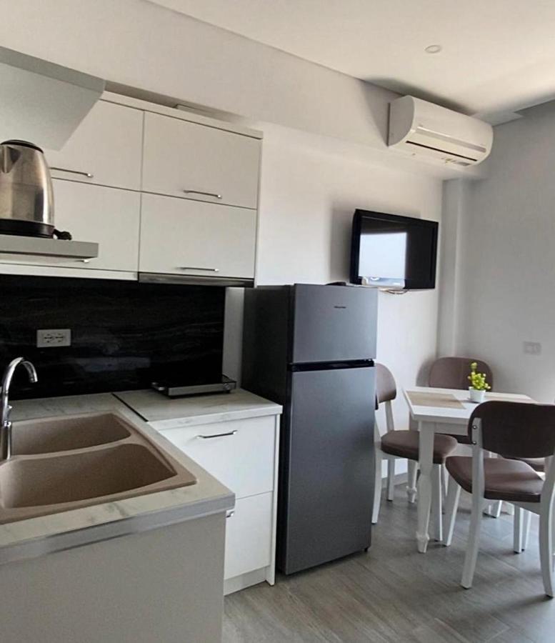 Edina By Hp Hotel Sarande Exterior photo