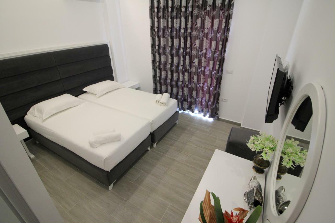 Edina By Hp Hotel Sarande Exterior photo