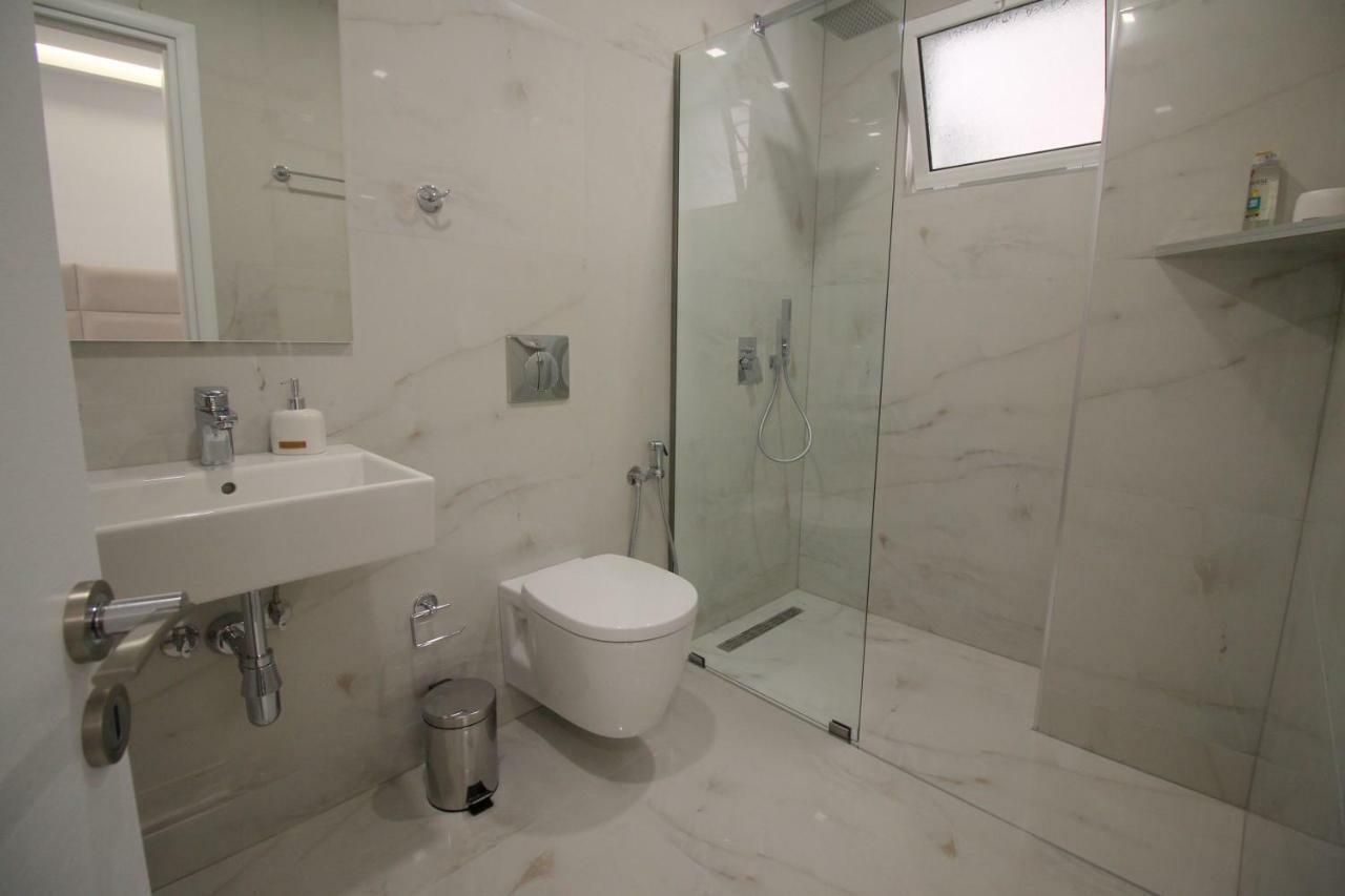 Edina By Hp Hotel Sarande Exterior photo