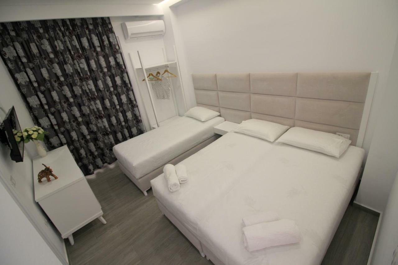 Edina By Hp Hotel Sarande Exterior photo